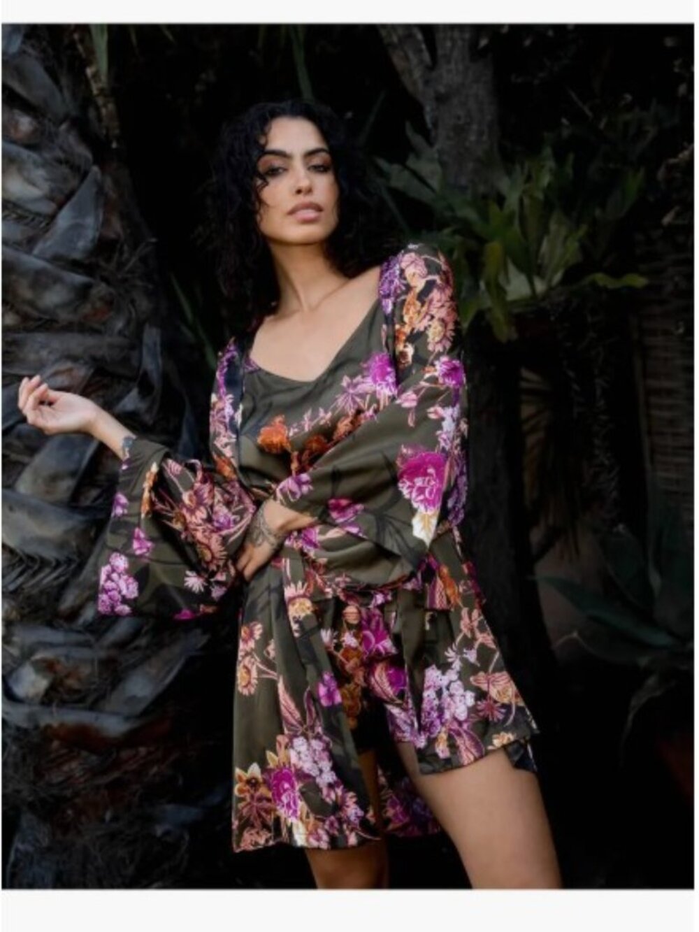 Midnight Bakery Women's Green Vert Floral Satin Robe Rich XS/S Bold Flowers - Picture 5 of 5